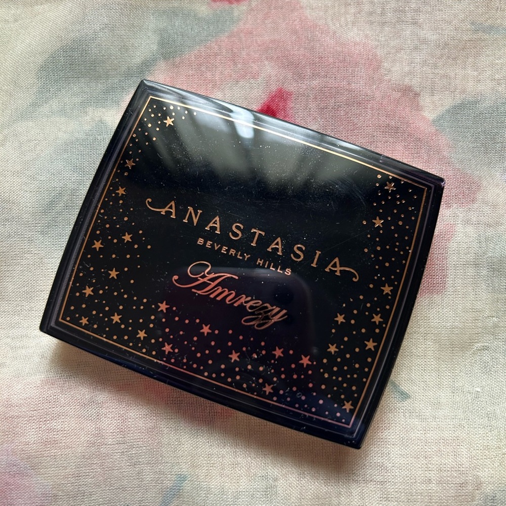✨ Anastasia Beverly Hills x Amrezy highlight (DISCONTINUED)